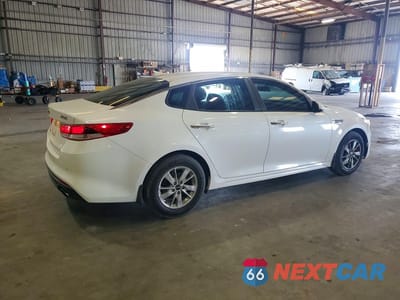 Trzecie zdjęcie samochodu z tyłu: 2018 KIA OPTIMA LX VIN:5XXGT4L32JG231727 - miniatura
