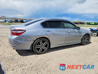 Trzecie zdjęcie samochodu z tyłu: 2017 HONDA ACCORD SPORT SPECIAL EDITION VIN:1HGCR2F15HA249495 - miniatura