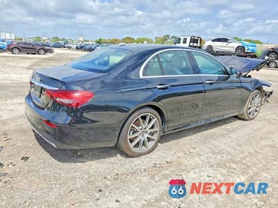Trzecie zdjęcie samochodu z tyłu: 2021 MERCEDES-BENZ E 350 VIN:W1KZF8DB9MA922224 - miniatura