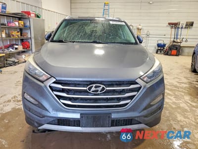 Piąte zdjęcie samochodu w środku: 2017 HYUNDAI TUCSON SPORT VIN:KM8J33A29HU284435 - miniatura