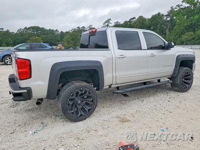 Trzecie zdjęcie samochodu z tyłu: 2018 CHEVROLET SILVERADO K1500 LT VIN:3GCUKREC0JG495039 - miniatura