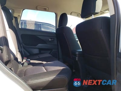 Zdjęcie 11 z 13 samochodu: 2015 MITSUBISHI OUTLANDER ES VIN:JA4AD2A36FZ603465 - miniatura