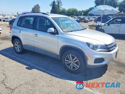 Czwarte zdjęcie samochodu z boku: 2016 VOLKSWAGEN TIGUAN S VIN:WVGAV7AX0GW502505 - miniatura