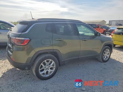 Trzecie zdjęcie samochodu z tyłu: 2019 JEEP COMPASS LATITUDE VIN:3C4NJDBB0KT741540 - miniatura
