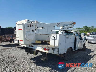 Czwarte zdjęcie samochodu z boku: 2000 FORD F350 SUPER DUTY BUCKET TRUCK VIN:1FDWF36F6YED67940 - miniatura