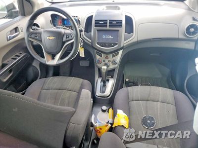 Zdjęcie 8 z 12 samochodu: 2015 CHEVROLET SONIC LT VIN:1G1JC5SH9F4160724 - miniatura