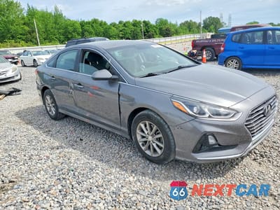 Czwarte zdjęcie samochodu z boku: 2019 HYUNDAI SONATA SE VIN:5NPE24AF4KH751909 - miniatura