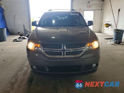 Piąte zdjęcie samochodu w środku: 2017 DODGE JOURNEY SXT VIN:3C4PDCBG6HT518157 - miniatura