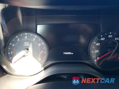 Zdjęcie 9 z 11 samochodu: 2017 CHEVROLET CAMARO LT VIN:1G1FC1RX5H0159480 - miniatura