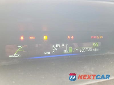 Zdjęcie 9 z 12 samochodu: 2012 TOYOTA PRIUS V TWO VIN:JTDZN3EU1C3186849 - miniatura