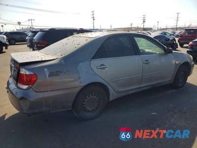 Trzecie zdjęcie samochodu z tyłu: 2006 TOYOTA CAMRY VIN:4T1BE32K96U740525 - miniatura
