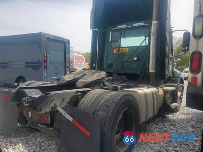 Czwarte zdjęcie samochodu z boku: 2017 MACK CXU612 SEMI TRUCK VIN:1M1AW01X3HM009780 - miniatura