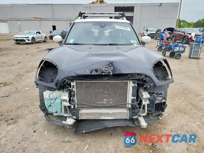 Piąte zdjęcie samochodu w środku: 2020 MINI COOPER COUNTRYMAN ALL4 VIN:WMZYW5C01L3M28057 - miniatura