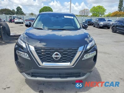 Piąte zdjęcie samochodu w środku: 2023 NISSAN ROGUE SV VIN:JN8BT3BA9PW435778 - miniatura