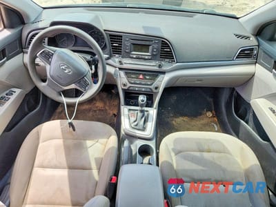 Zdjęcie 8 z 12 samochodu: 2017 HYUNDAI ELANTRA SE VIN:5NPD74LF3HH212118 - miniatura
