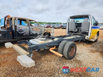Trzecie zdjęcie samochodu z tyłu: 2018 FORD ECONOLINE E450 SUPER DUTY CUTAWAY VAN VIN:1FDXE4FS0JDC23211 - miniatura
