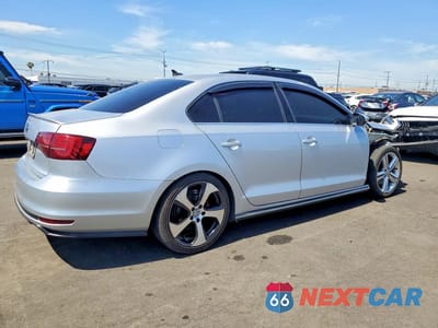 Trzecie zdjęcie samochodu z tyłu: 2016 VOLKSWAGEN JETTA GLI VIN:3VW4T7AJXGM348837 - miniatura