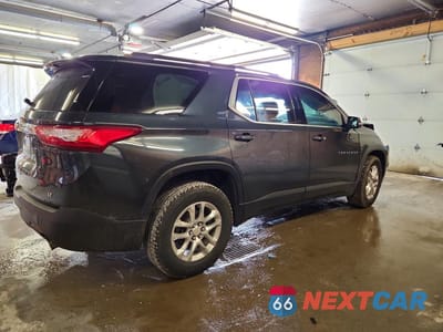 Trzecie zdjęcie samochodu z tyłu: 2021 CHEVROLET TRAVERSE LT VIN:1GNEVHKWXMJ230840 - miniatura