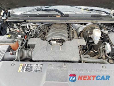 Zdjęcie 12 z 13 samochodu: 2018 CHEVROLET SUBURBAN K1500 LT VIN:1GNSKHKC5JR334716 - miniatura