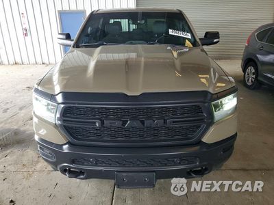 Piąte zdjęcie samochodu w środku: 2020 RAM 1500 BIG HORN VIN:1C6SRFFT0LN285221 - miniatura