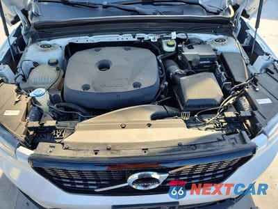 Zdjęcie 12 z 13 samochodu: 2022 VOLVO XC40 T5 R-DESIGN VIN:YV4162UM3N2772920 - miniatura