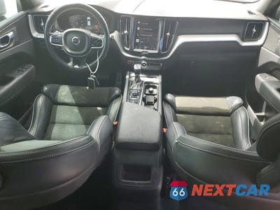 Zdjęcie 8 z 12 samochodu: 2018 VOLVO XC60 T6 R-DESIGN VIN:LYVA22RM9JB110601 - miniatura