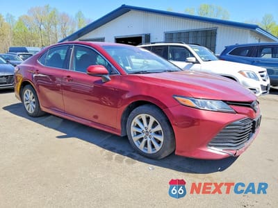 Czwarte zdjęcie samochodu z boku: 2020 TOYOTA CAMRY LE VIN:4T1C11AK6LU898631 - miniatura