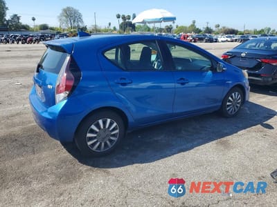 Trzecie zdjęcie samochodu z tyłu: 2015 TOYOTA PRIUS C ONE VIN:JTDKDTB31F1113092 - miniatura