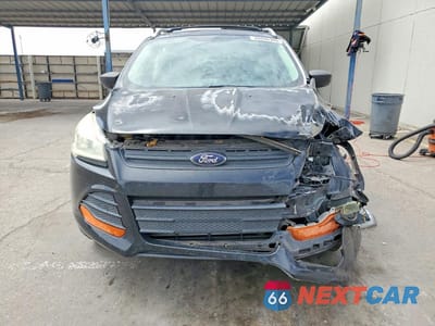 Piąte zdjęcie samochodu w środku: 2013 FORD ESCAPE S VIN:1FMCU0F76DUA08913 - miniatura