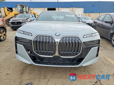 Piąte zdjęcie samochodu w środku: 2025 BMW 740 XI VIN:WBA33EH00SCV21692 - miniatura