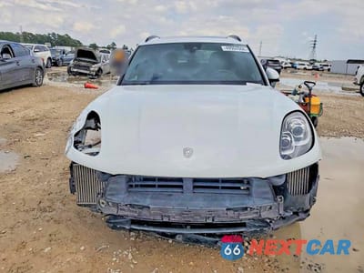 Piąte zdjęcie samochodu w środku: 2018 PORSCHE MACAN S VIN:WP1AB2A58JLB33320 - miniatura