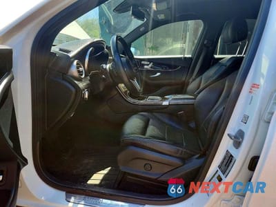 Zdjęcie 8 z 13 samochodu: 2020 MERCEDES-BENZ GLC 300 VIN:WDC0G8DB2LF754552 - miniatura