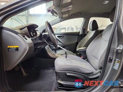 Zdjęcie 7 z 12 samochodu: 2013 HYUNDAI ELANTRA GLS VIN:5NPDH4AEXDH445916 - miniatura