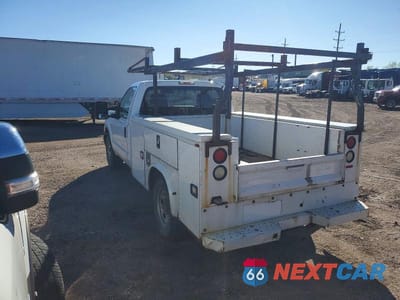 Trzecie zdjęcie samochodu z tyłu: 2015 FORD F250 SUPER DUTY UTILITY / SERVICE TRUCK VIN:1FDBF2A63FEA89740 - miniatura