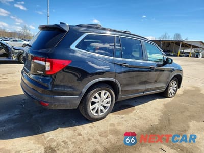 Trzecie zdjęcie samochodu z tyłu: 2020 HONDA PILOT LX VIN:5FNYF6H11LB015615 - miniatura