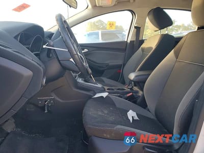Zdjęcie 7 z 12 samochodu: 2014 FORD FOCUS SE VIN:1FADP3K23EL184522 - miniatura