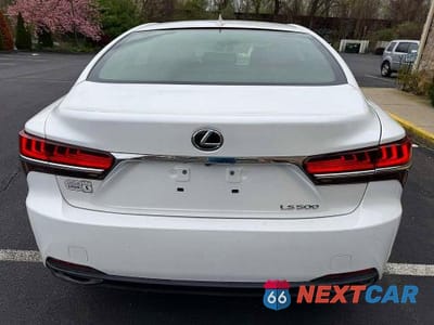 Piąte zdjęcie samochodu w środku: 2021 LEXUS LS 500 BASE VIN:JTHD51FF4M5014687 - miniatura