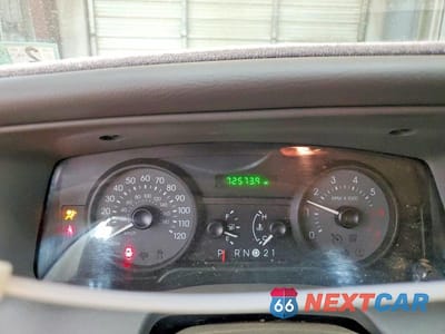 Zdjęcie 9 z 12 samochodu: 2008 MERCURY GRAND MARQUIS VIN:2MEFM74VX8X634845 - miniatura