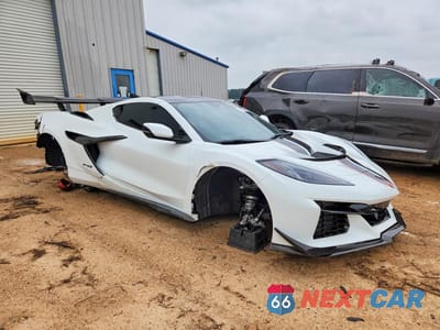 Czwarte zdjęcie samochodu z boku: 2026 CHEVROLET CORVETTE ZR1 3LZ VIN:1G1YJ2D70T5800445 - miniatura
