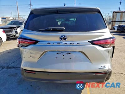 Zdjęcie 6 z 12 samochodu: 2021 TOYOTA SIENNA XLE 8-PASSENGER VIN:5TDYRKEC2MS029736 - miniatura