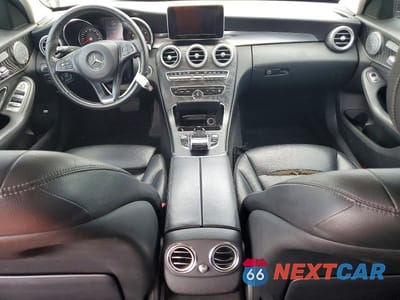 Zdjęcie 8 z 12 samochodu: 2016 MERCEDES-BENZ C 300 4MATIC VIN:55SWF4KB0GU100799 - miniatura