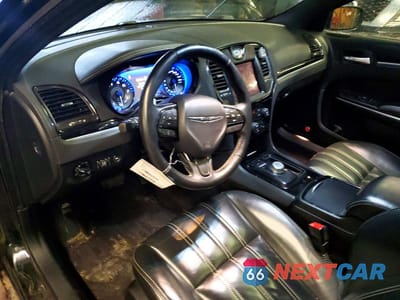 Zdjęcie 8 z 12 samochodu: 2017 CHRYSLER 300 S VIN:2C3CCABG1HH564143 - miniatura