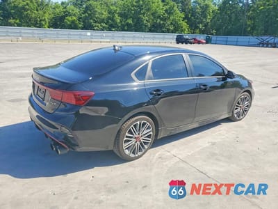 Trzecie zdjęcie samochodu z tyłu: 2023 KIA FORTE GT VIN:3KPF44AC4PE608863 - miniatura