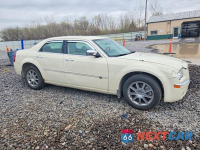 Czwarte zdjęcie samochodu z boku: 2008 CHRYSLER 300C VIN:2C3LK63H88H226276 - miniatura