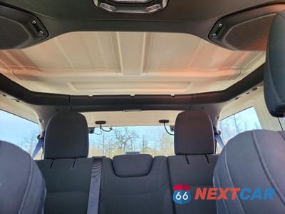 Zdjęcie 10 z 14 samochodu: 2023 JEEP WRANGLER SPORT VIN:1C4HJXDG7PW519327 - miniatura