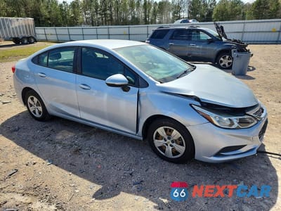 Czwarte zdjęcie samochodu z boku: 2018 CHEVROLET CRUZE LS VIN:1G1BC5SM3J7197860 - miniatura