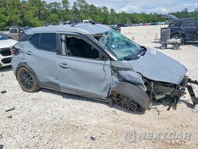 Czwarte zdjęcie samochodu z boku: 2022 NISSAN KICKS SV VIN:3N1CP5CV6NL481852 - miniatura