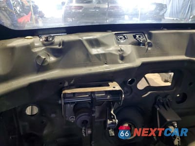 Zdjęcie 9 z 12 samochodu: 2016 DODGE CHARGER SRT HELLCAT VIN:2C3CDXL91GH280641 - miniatura