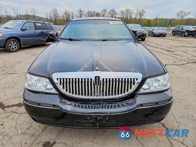 Piąte zdjęcie samochodu w środku: 2011 LINCOLN TOWN CAR EXECUTIVE L VIN:2LNBL8EV2BX765469 - miniatura