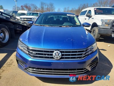 Piąte zdjęcie samochodu w środku: 2017 VOLKSWAGEN PASSAT R-LINE VIN:1VWDT7A37HC031165 - miniatura